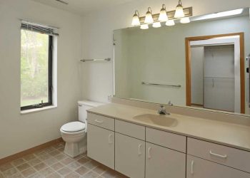 Riverwalk-in-Waukesha-Interior-Bathroom-4